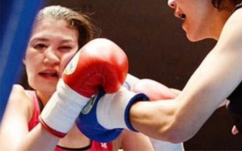 日本拳击美女vs男人打架